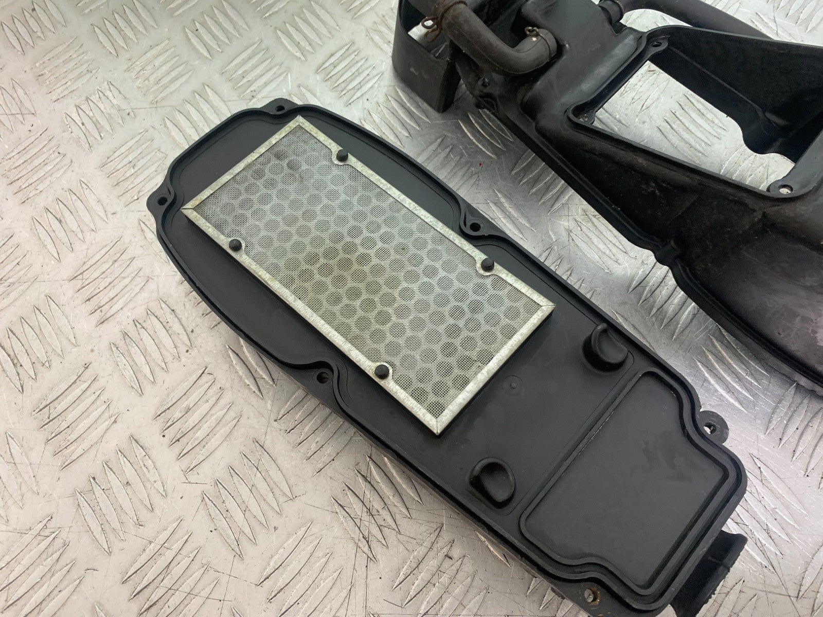 HONDA XL125 VARADERO AIRBOX  YEAR 2001-2006  (CMB1210)