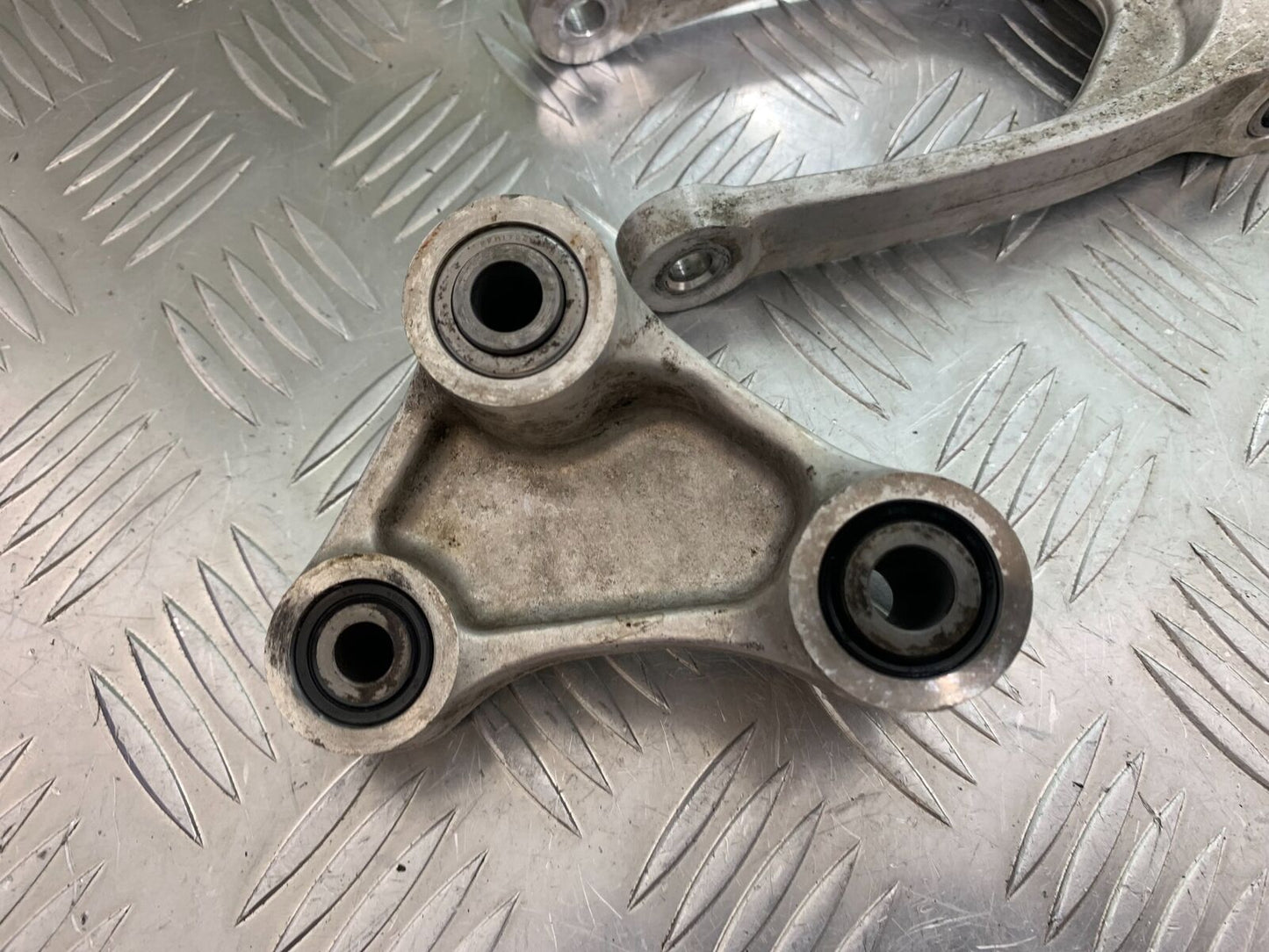 HONDA CRF1000 (DCT) AFRICA TWIN REAR SHOCK LINKAGE YEAR 2017 (CMB1030)