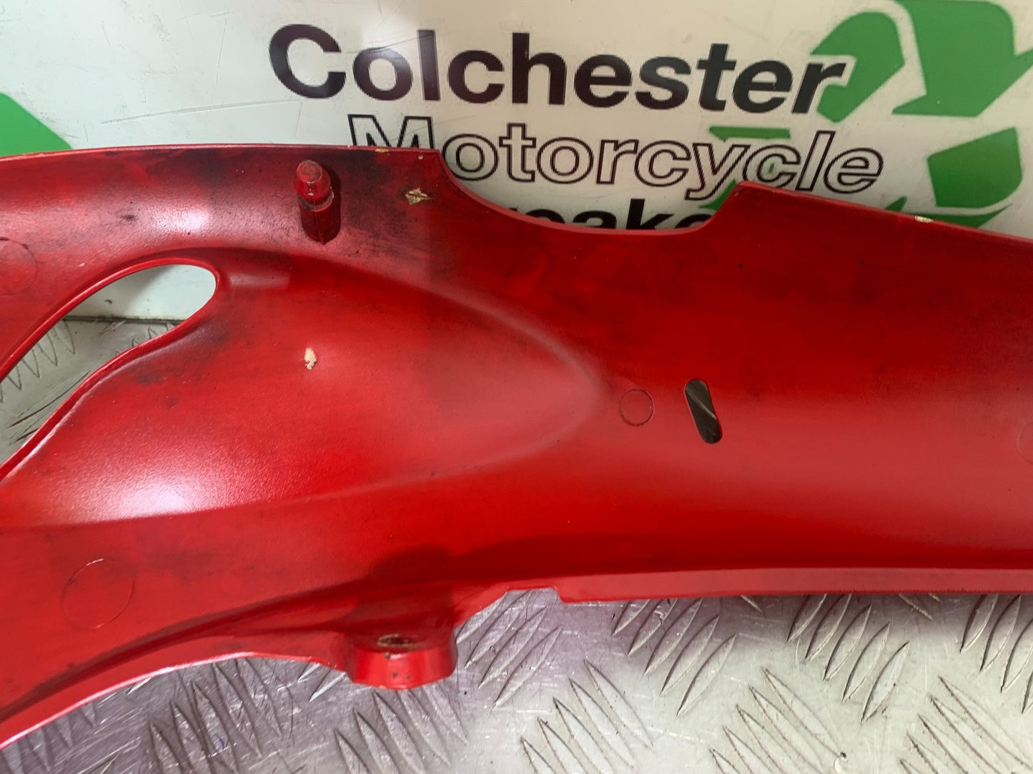 TRIUMPH 955i SPRINT ST LEFT SEAT PANEL  1999-2004 (CMB1176)
