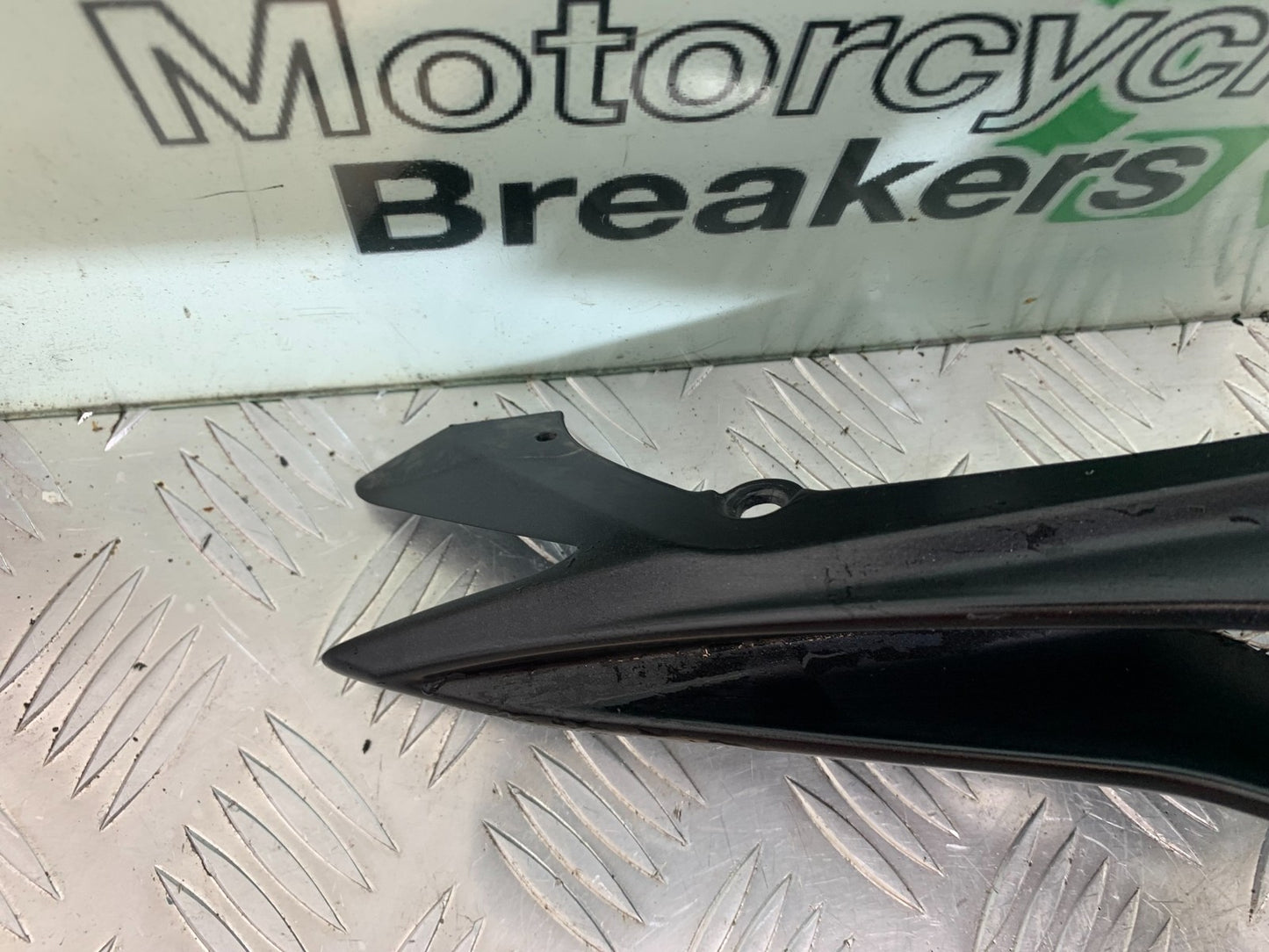 MV AGUSTA 800 F3 RIGHT SEAT PANEL  YEAR 2017-2019 (CMB1227)