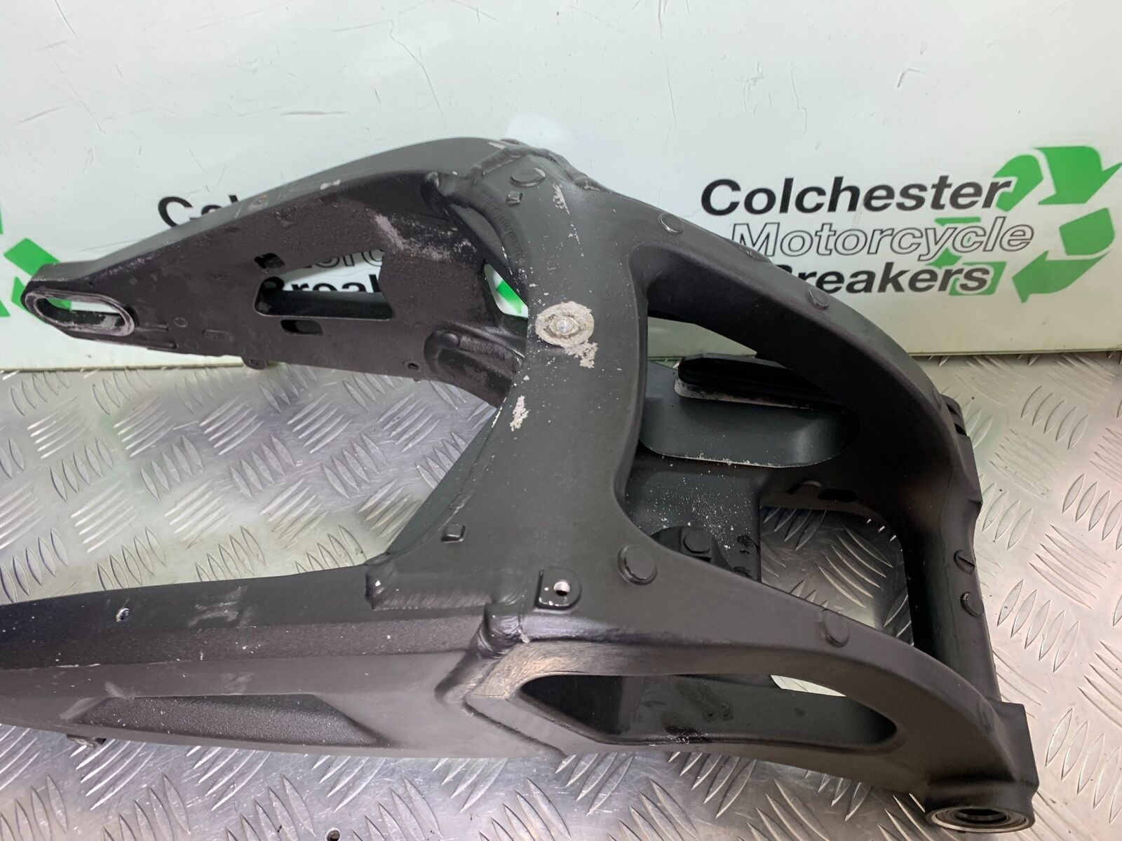 KAWASAKI ZX10R ZX 10R SWINGARM YEAR 2016-2020 (CMB1015)
