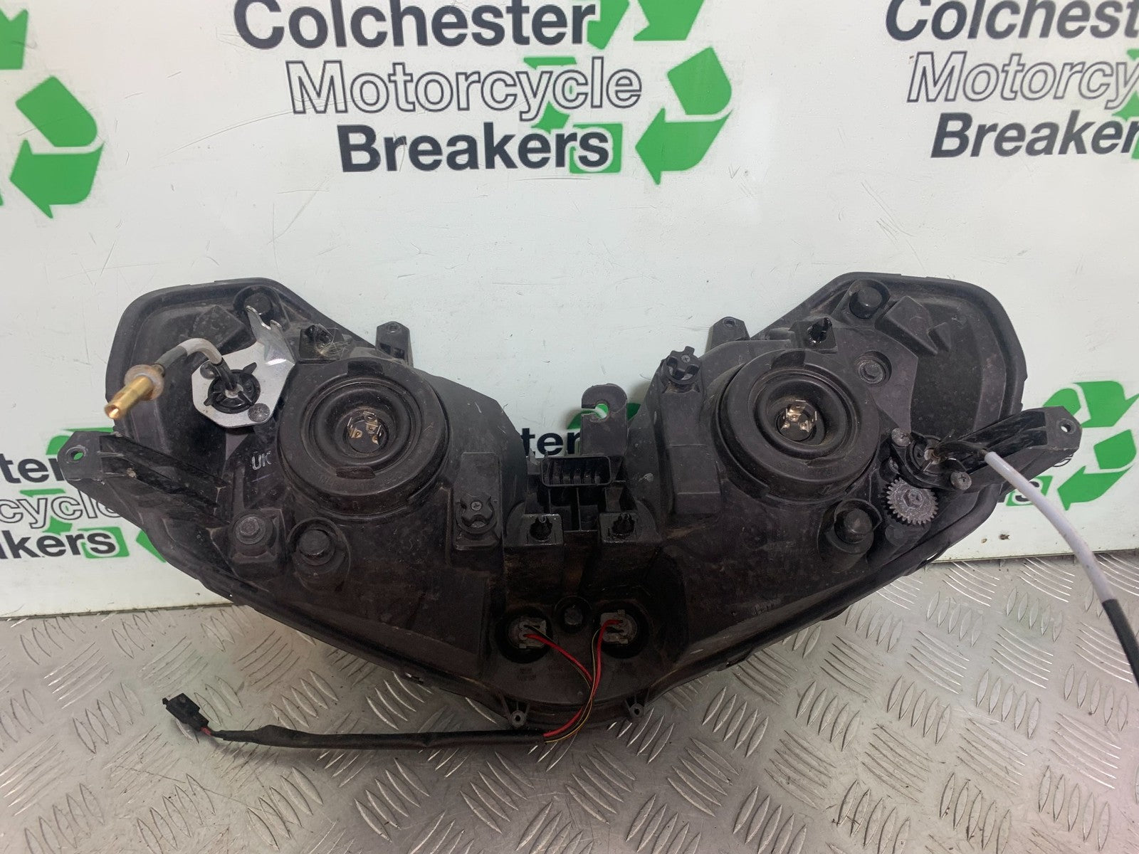 KAWASAKI GTR1400 GTR 1400 HEADLIGHT    YEAR 2007-2009 (CMB1174)