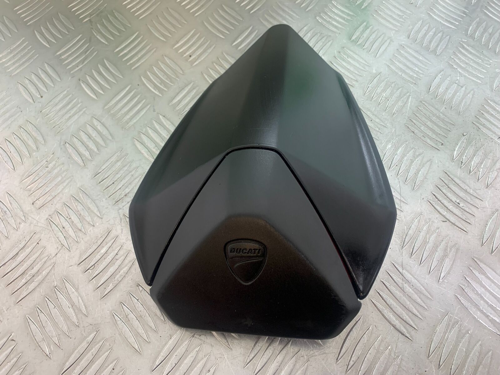 DUCATI 1199 PANIGALE REAR SEAT COWL  YEAR 2012-2014 (CMB1047)