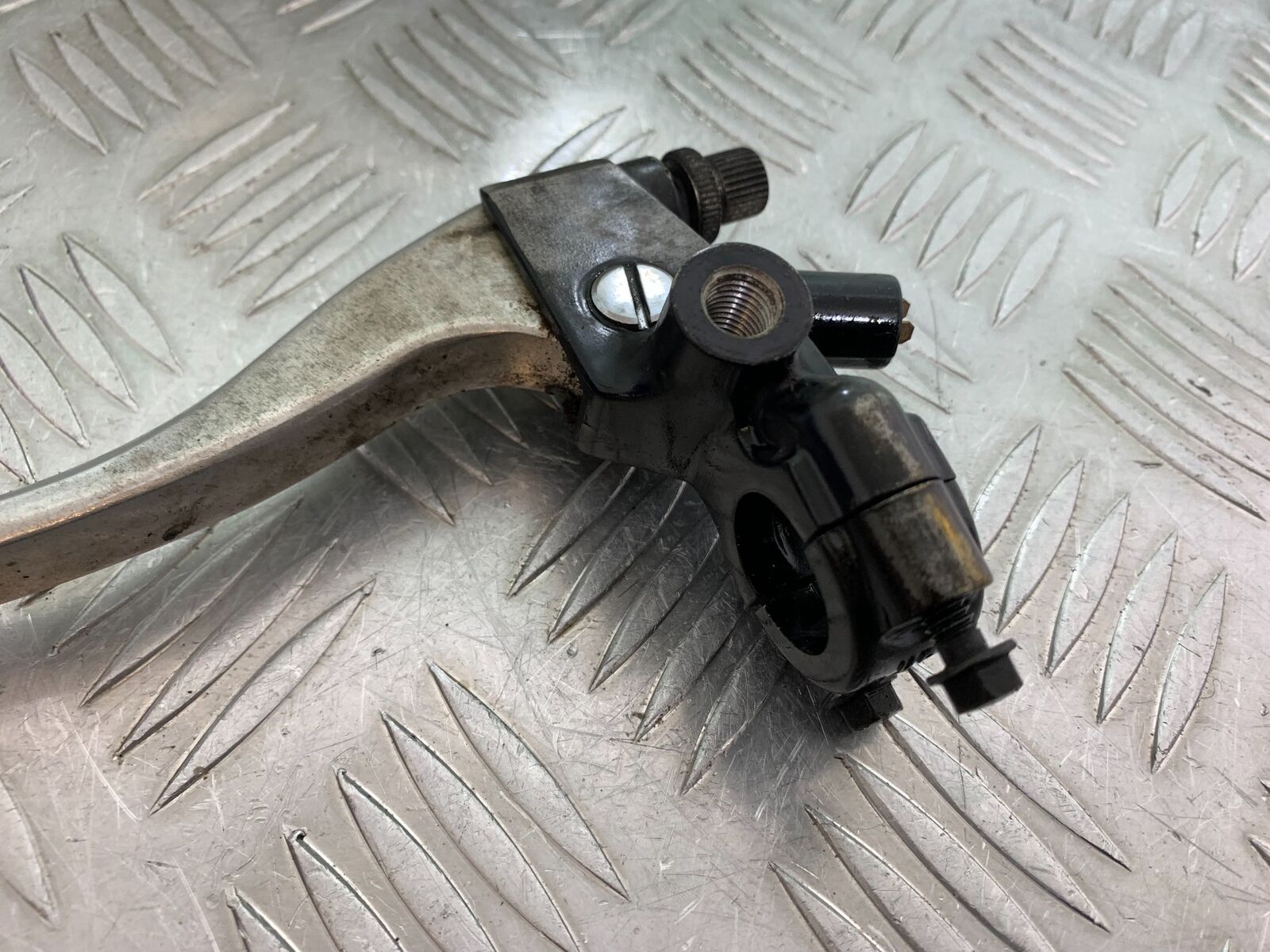 HONDA CBR500R CBR 500 R CLUTCH LEVER AND BRACKET  YEAR 2012-16 (CMB1048)
