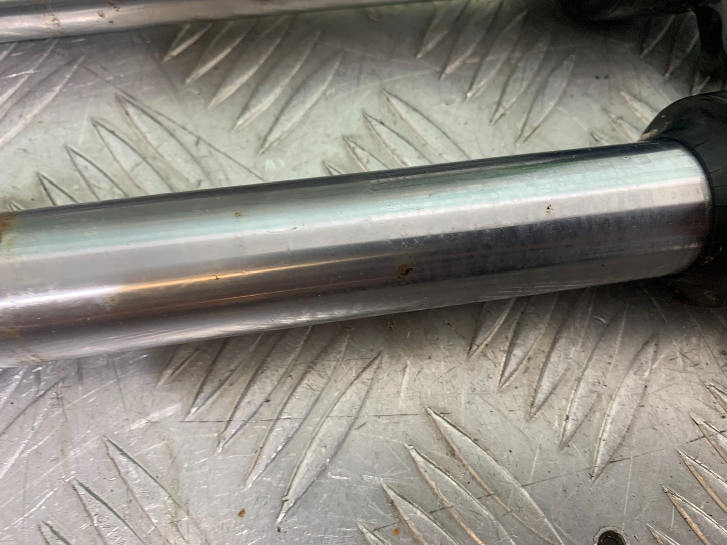 HONDA CBF125 CBF 125 FORKS   YEAR 2009-14  (CMB1172)