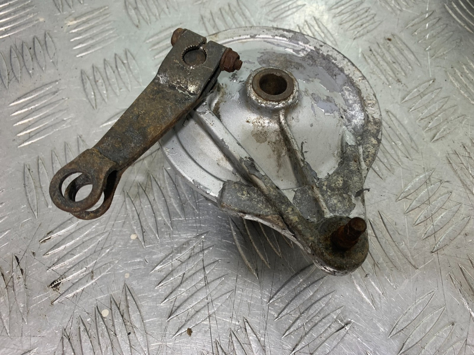 HONDA CG125 CG 125 REAR BRAKE HUB  YEAR 1998-2000 (CMB1282)