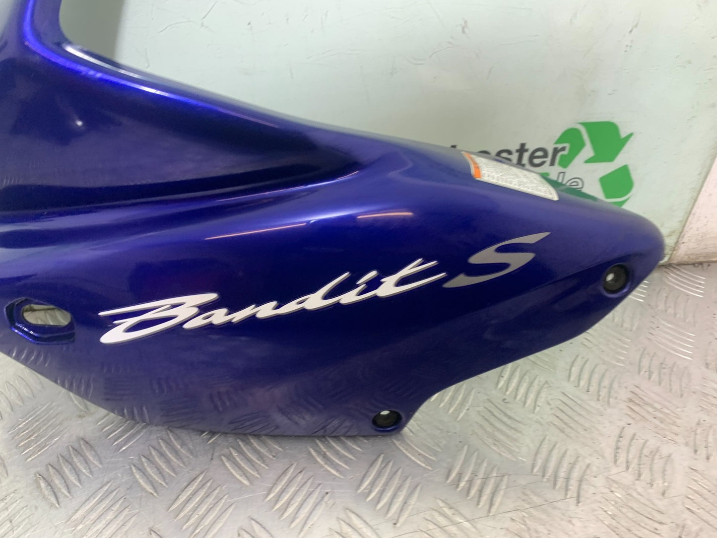 SUZUKI GSF600 GSF 600 BANDIT LEFT FAIRING PANEL  2000-2004 (CMB1269)
