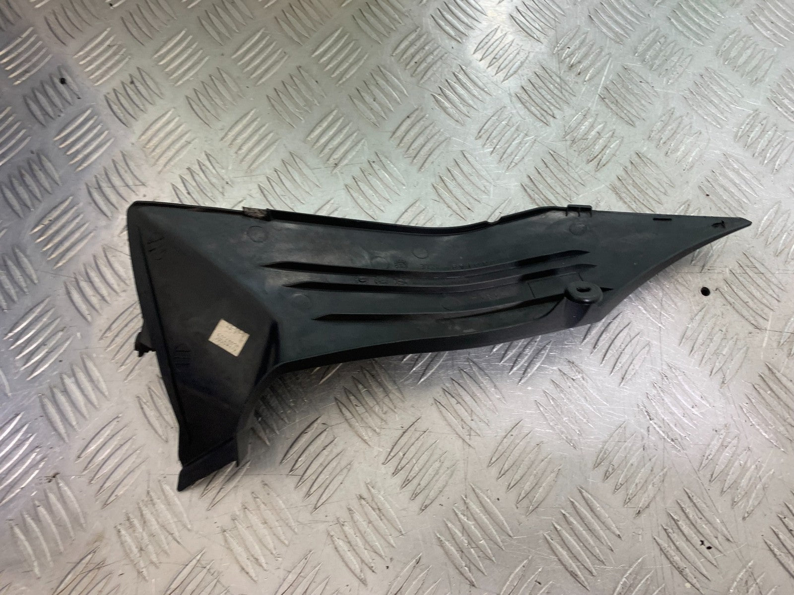 TRIUMPH 1050 SPRINT ST LEFT TOP FAIRING INFILL PANEL   2003-2011 (CMB1285)