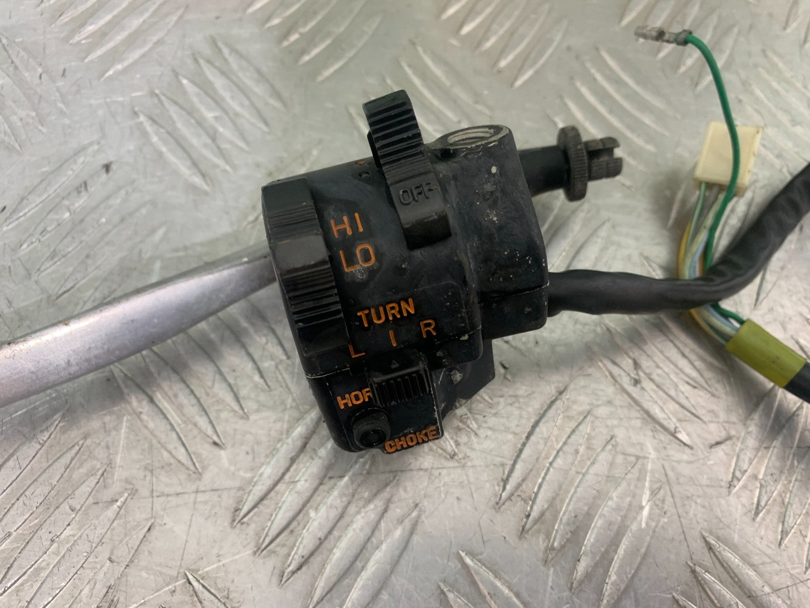 SUZUKI GP100 GP 100 LEFT SWITCH GEAR   YEAR 1978-1988 (CMB1259)