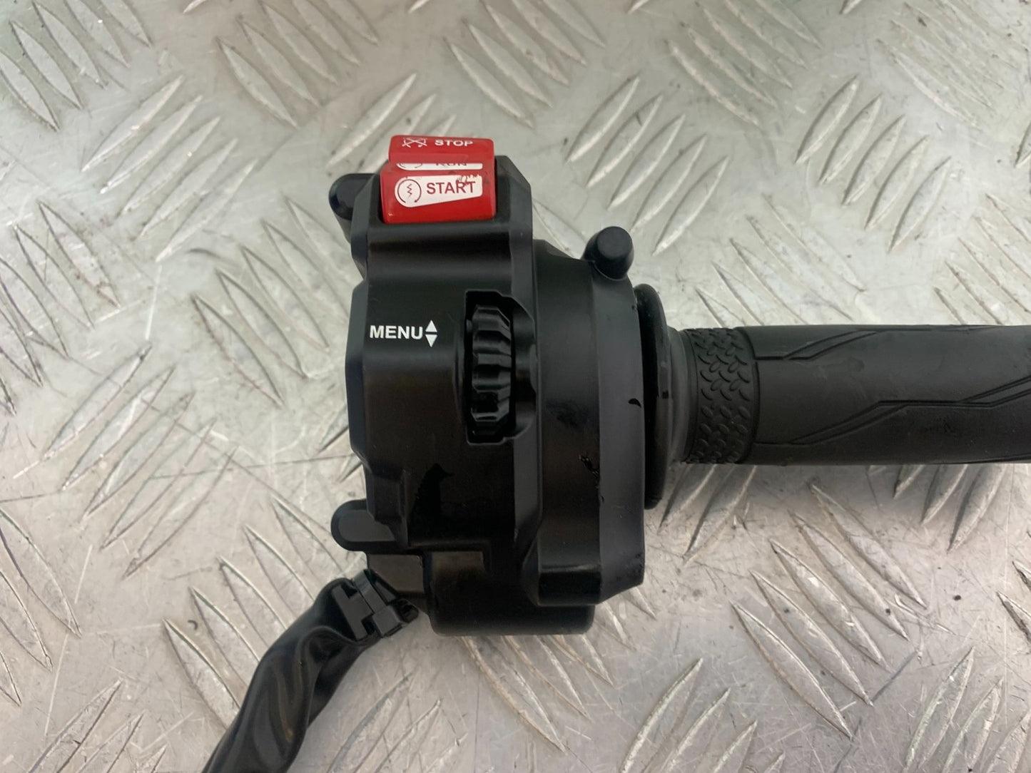 YAMAHA XSR900 XSR 900 RIGHT SWITCH GEAR YEAR 2022-2024 (CMB1215)