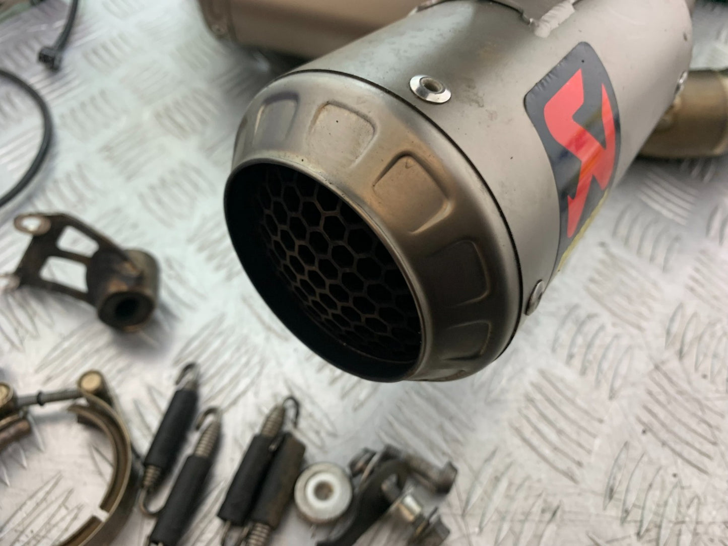 KTM 1290 SUPER DUKE R AKRAPOVIC EXHAUST SYSTEM  YEAR 2020-2024 (CMB1272)