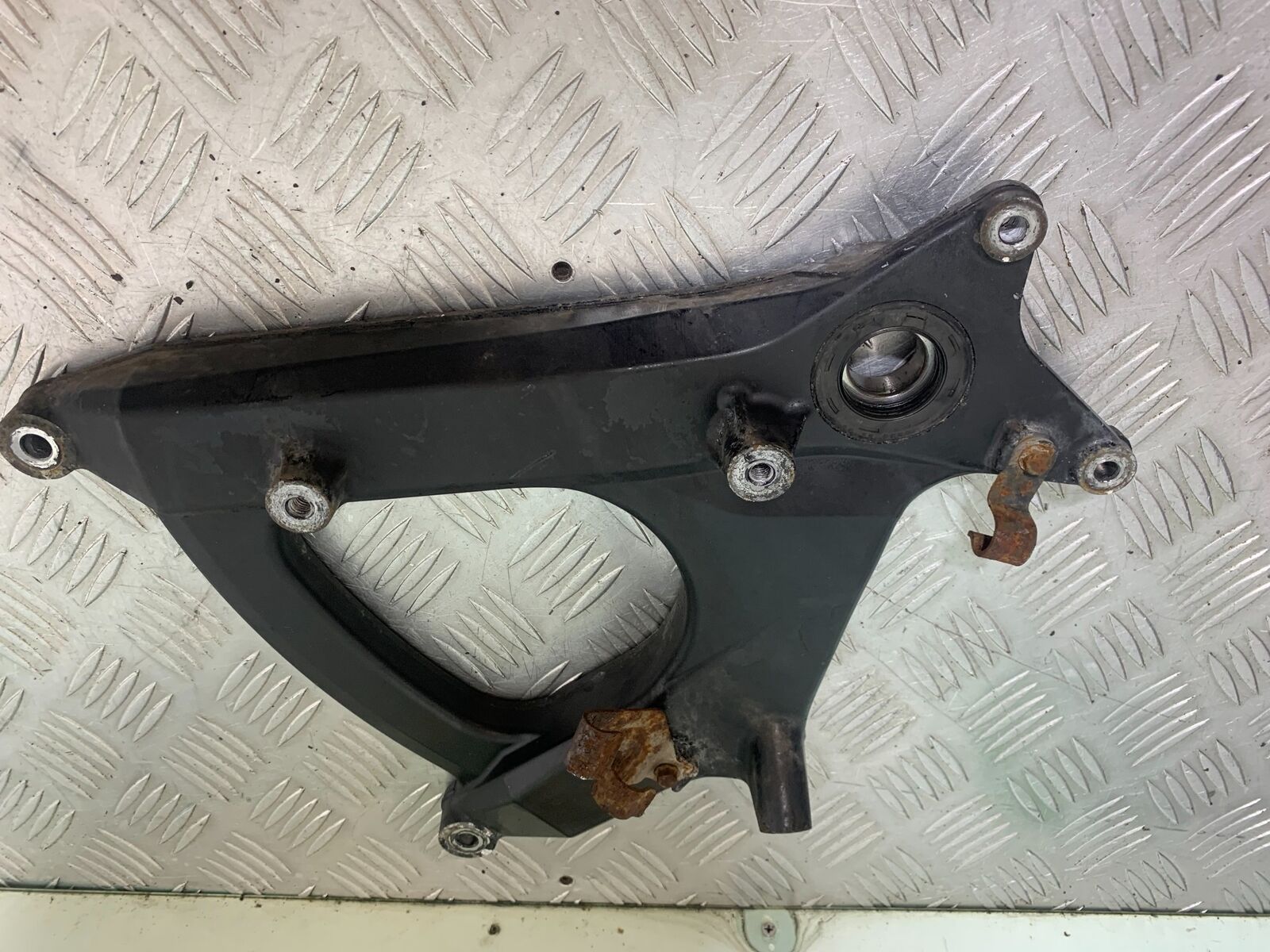 SUZUKI AN400 AN 400 BURGMAN EXHAUST BRACKET YEAR 2017-2024 (CMB1118 )
