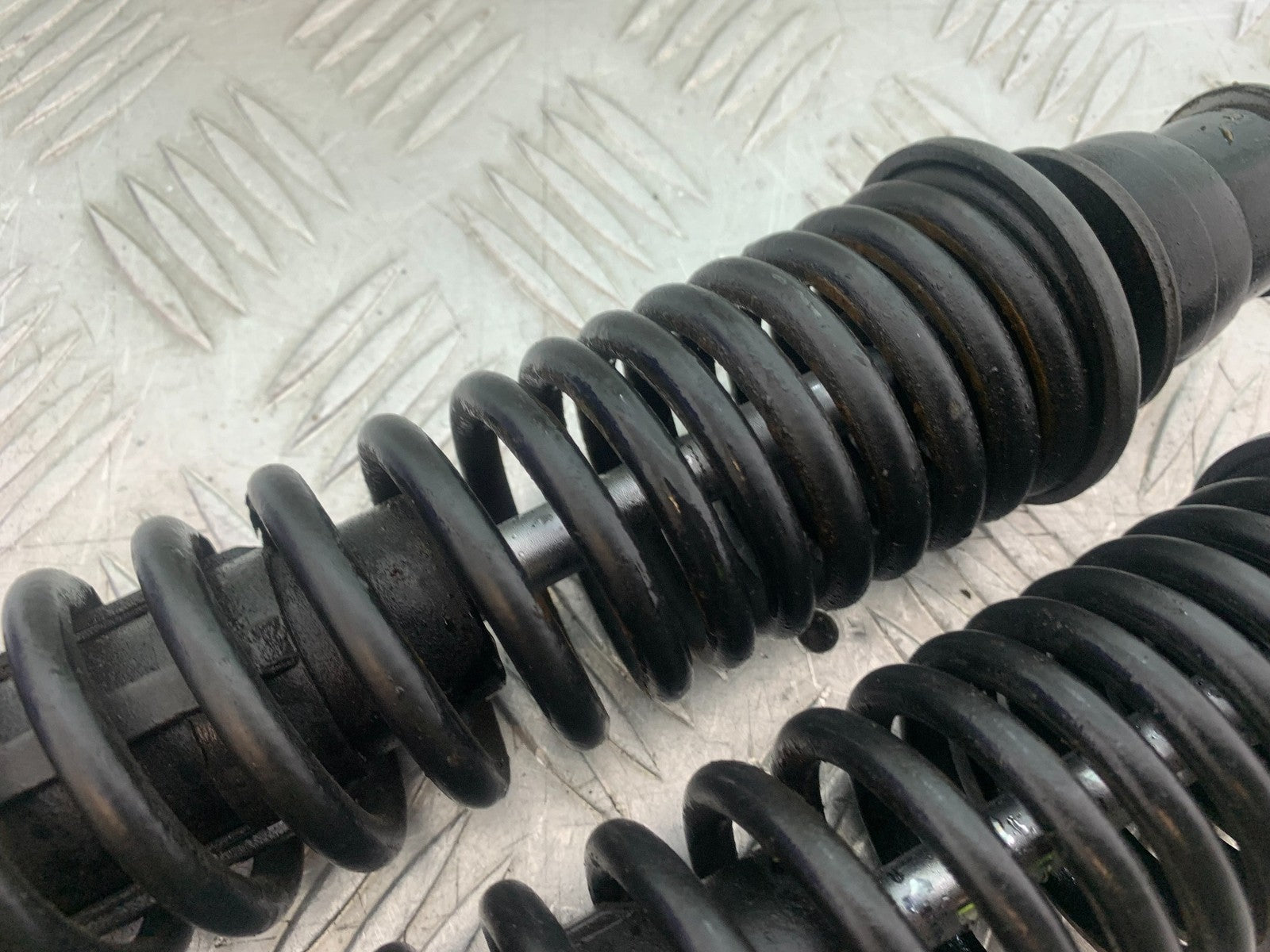 PIAGGIO VESPA GTS 125 REAR SHOCKS  YEAR 2009-2014  (CMB1261)