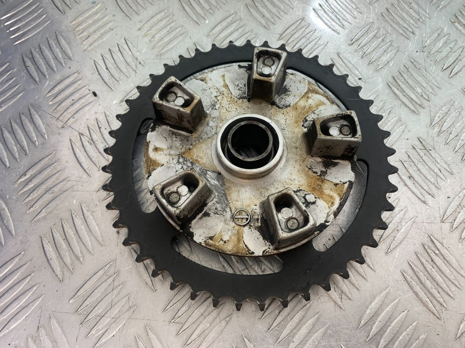 SUZUKI GSXR600 GSXR 600 K1 K2 K3 SPROCKET CARRIER 1999-03 (CMB1284)