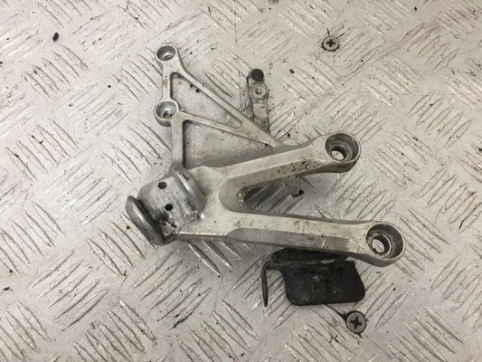 HONDA CBR1000 rr FIREBLADE FRONT RIGHT HANGER   YEAR 2004  (STOCK 853)