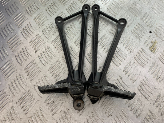 KAWASAKI ZX10R ZX10 R REAR HANGERS AND PEGS    2008-2010 (CMB1301)