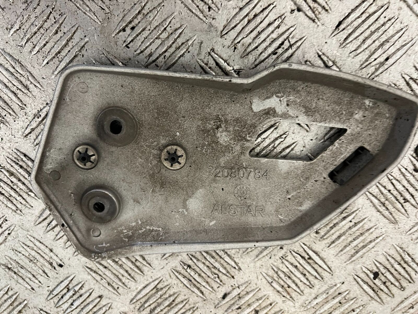 TRIUMPH TIGER 1200 EXPLORER HEEL PLATE  YEAR  2012-2015 (STOCK 901)