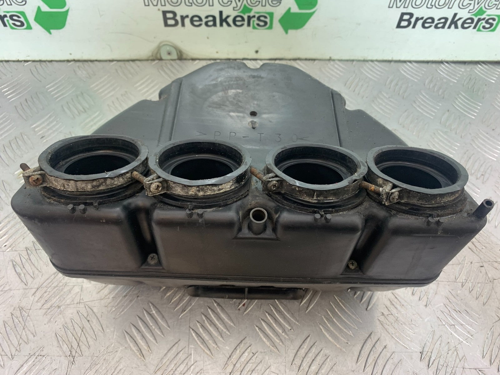 YAMAHA YZF1000 THUNDERACE AIRBOX   YEAR 1997-2000 (CMB1204)