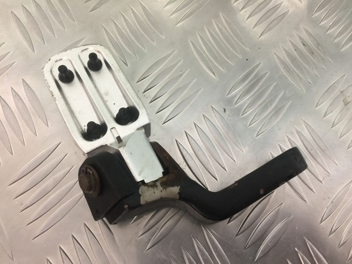 SINNIS TERRAIN 125 FRONT RIGHT HANGER AND PEG  YEAR 2020 (STOCK 921)