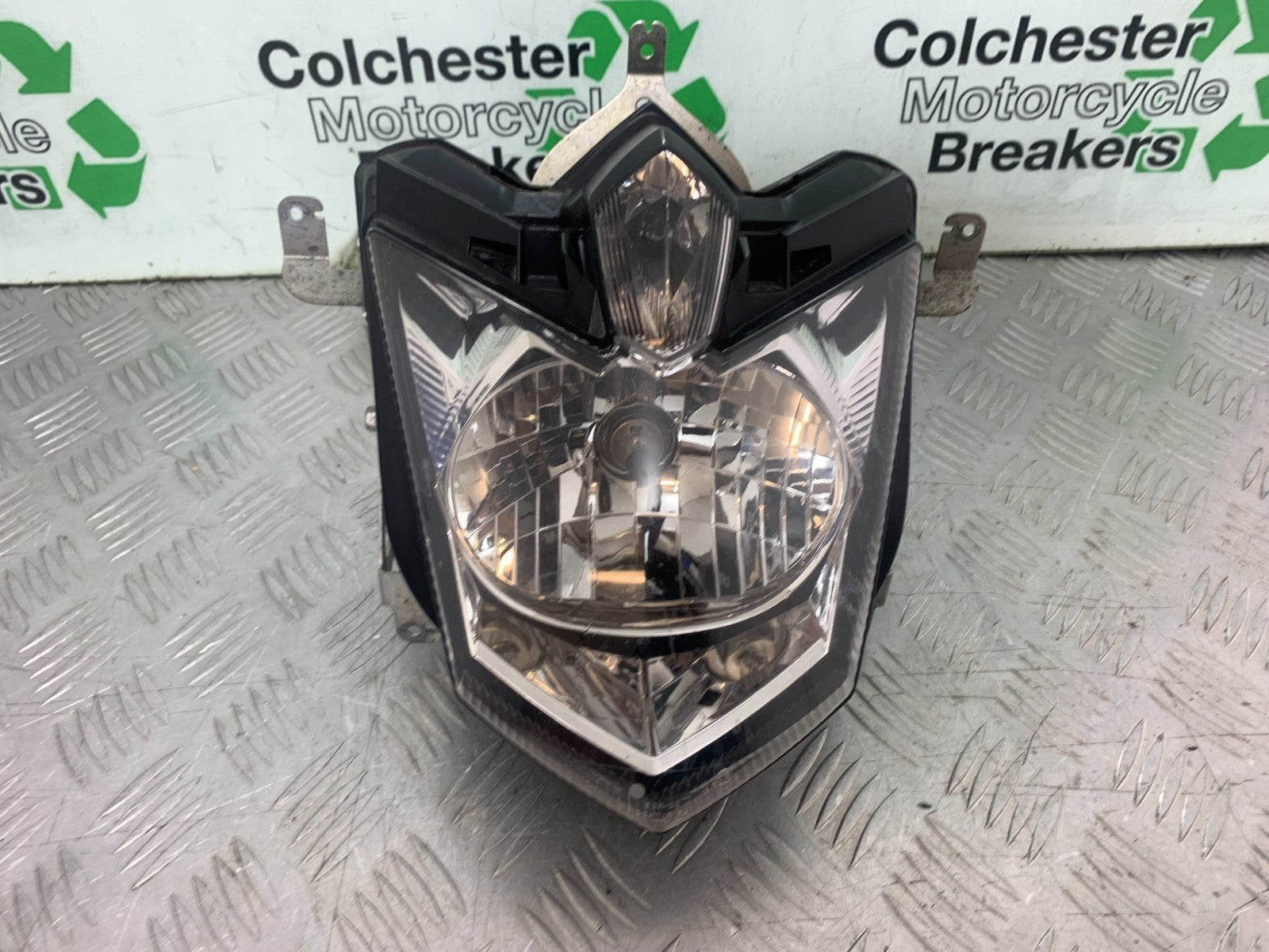 YAMAHA XJ6 XJ6-S HEADLIGHT  YEAR 2009-2015  (CMB1212)