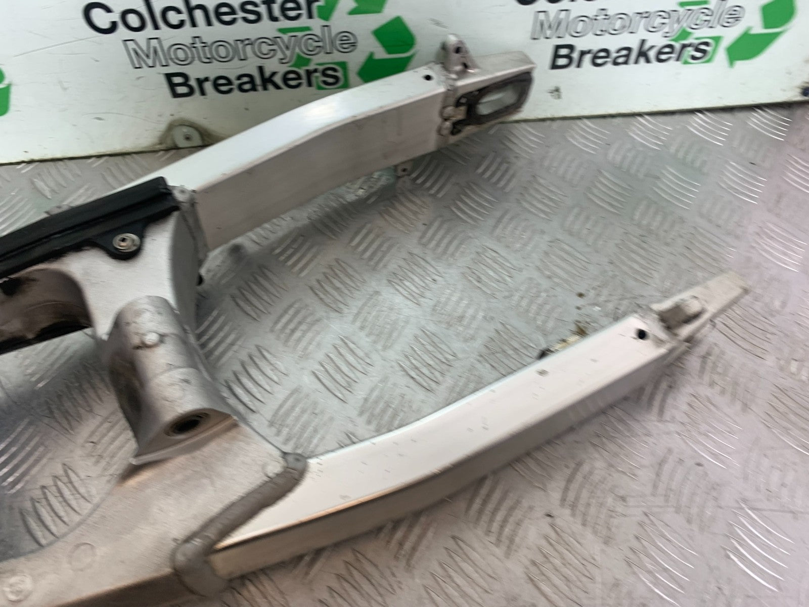 SUZUKI SV1000 SV 1000 S SWINGARM  YEAR 2003-2007 (CMB1293)