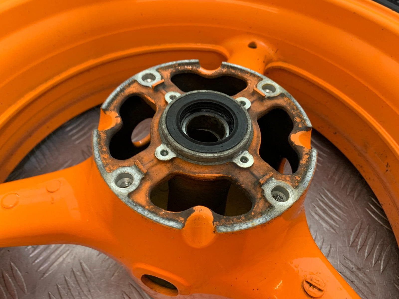 HONDA CBR1000 RR REAR WHEEL  YEAR 2008-2011 (CMB1330)