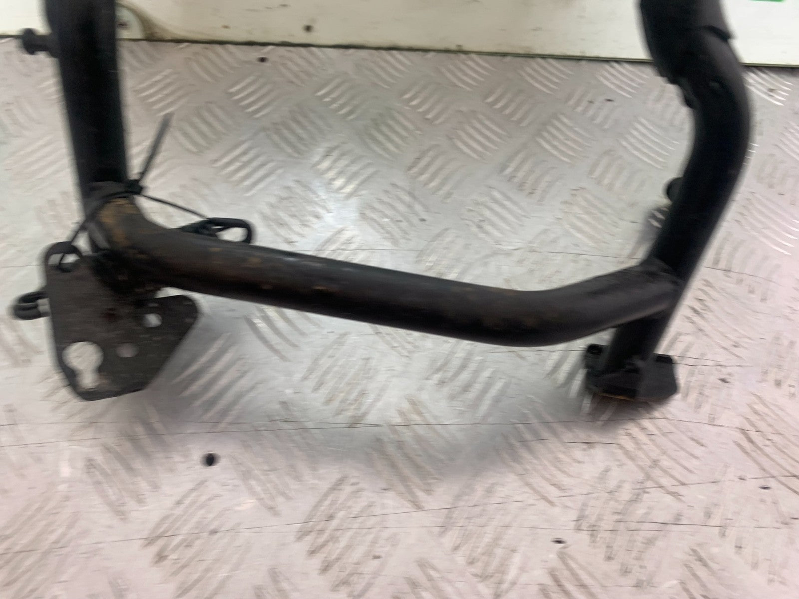 YAMAHA XJ6 XJ6-S CENTER STAND  YEAR 2009-2015  (CMB1212)