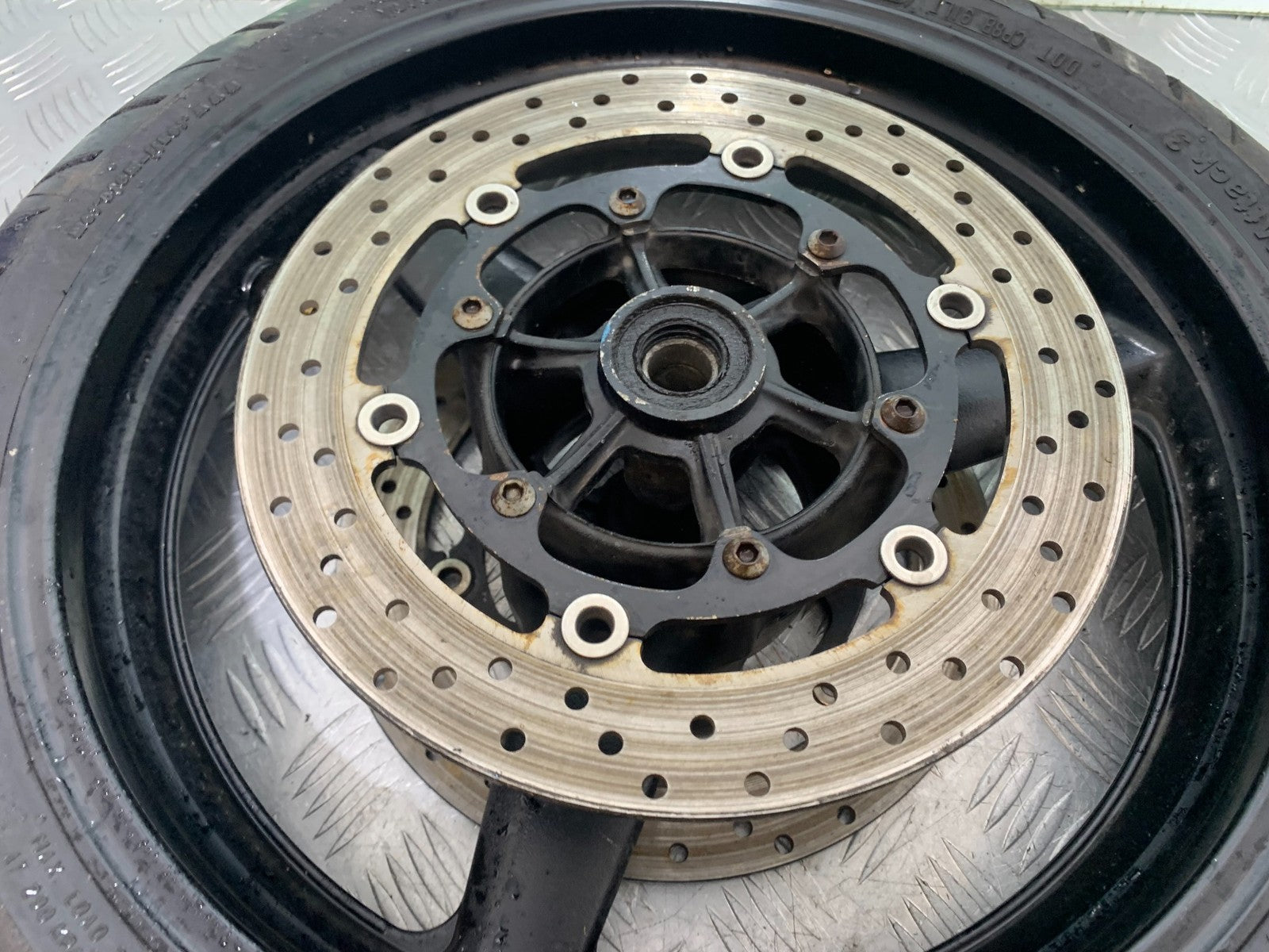 YAMAHA FZS1000 FAZER FRONT WHEEL AND DISCS YEAR 2001-05 (CMB1275)