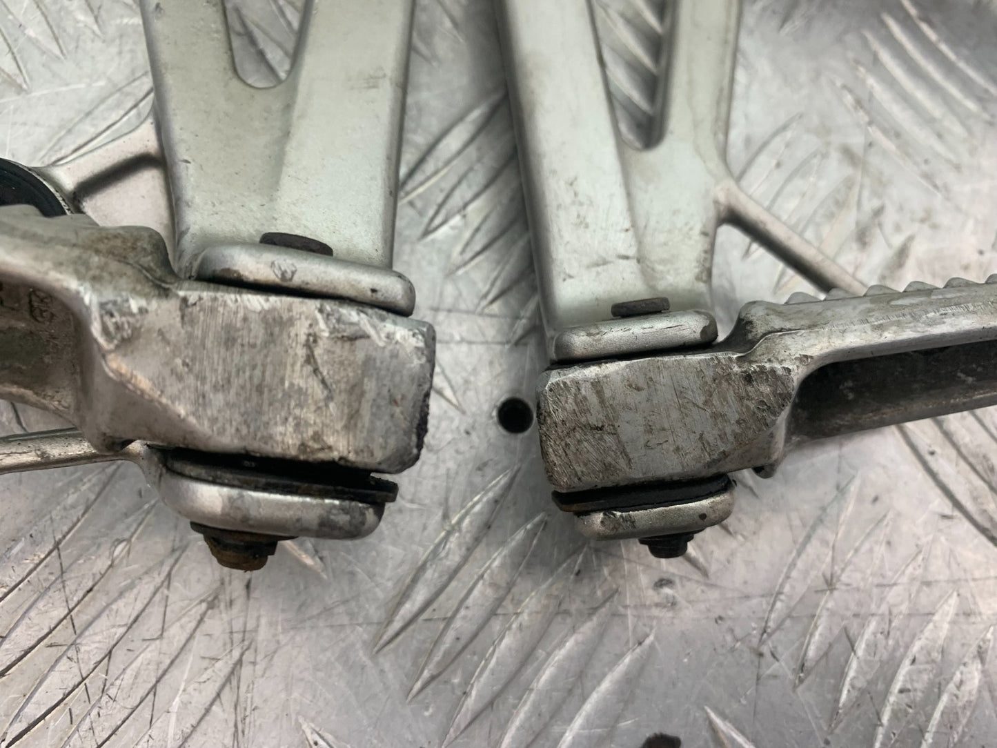 HONDA VFR800 PRE V-TEC REAR HANGERS   YEAR 1998-2001 (CMB1233)