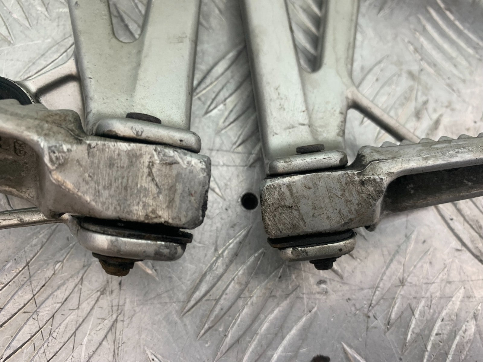 HONDA VFR800 PRE V-TEC REAR HANGERS   YEAR 1998-2001 (CMB1233)