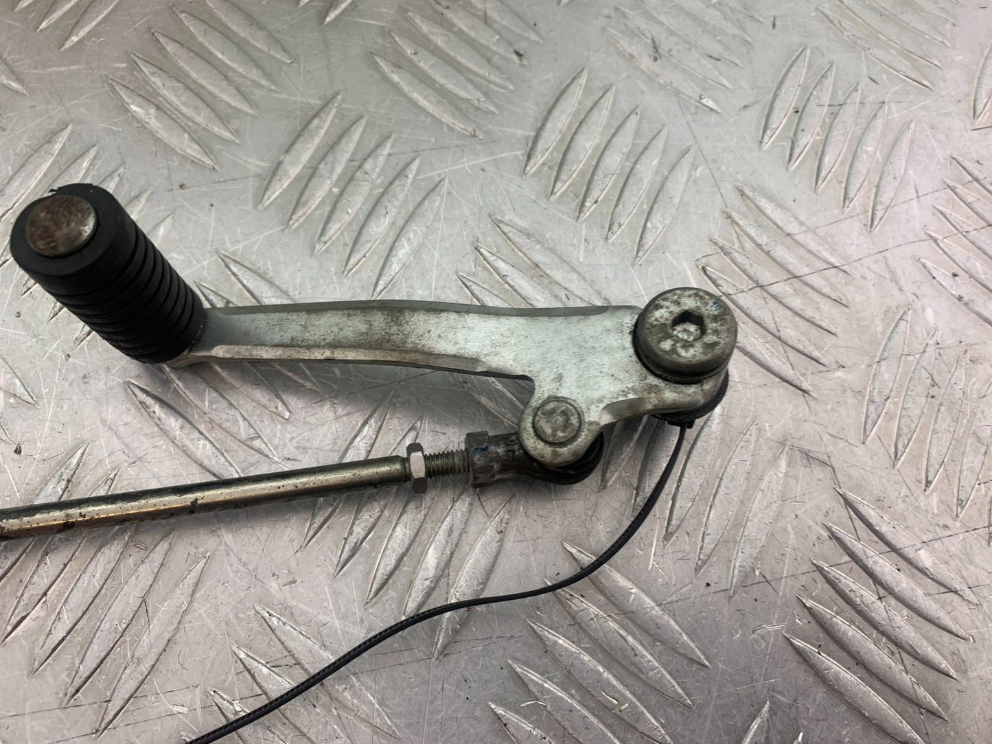 YAMAHA YZF R7 GEAR LEVER YEAR 2022-2025 (CMB1255)