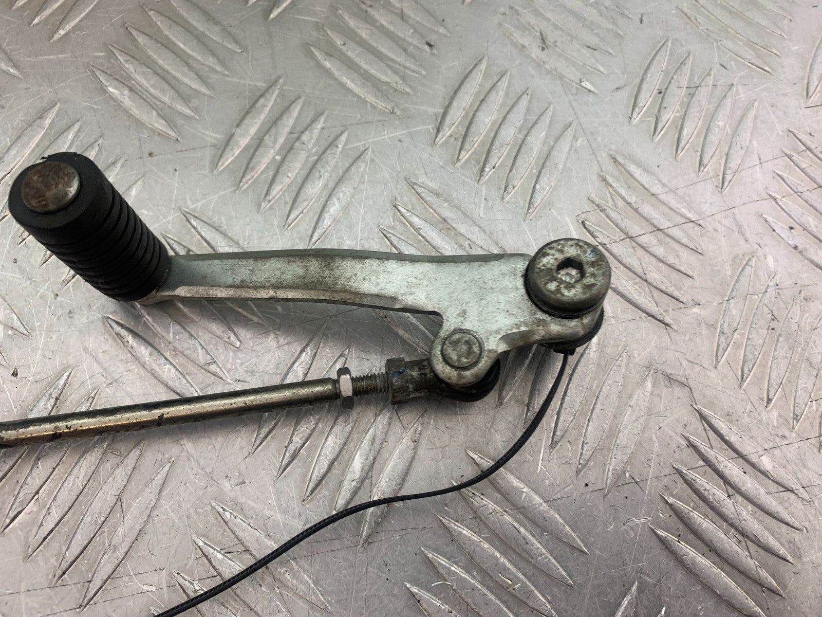 YAMAHA YZF R7 GEAR LEVER YEAR 2022-2025 (CMB1255)