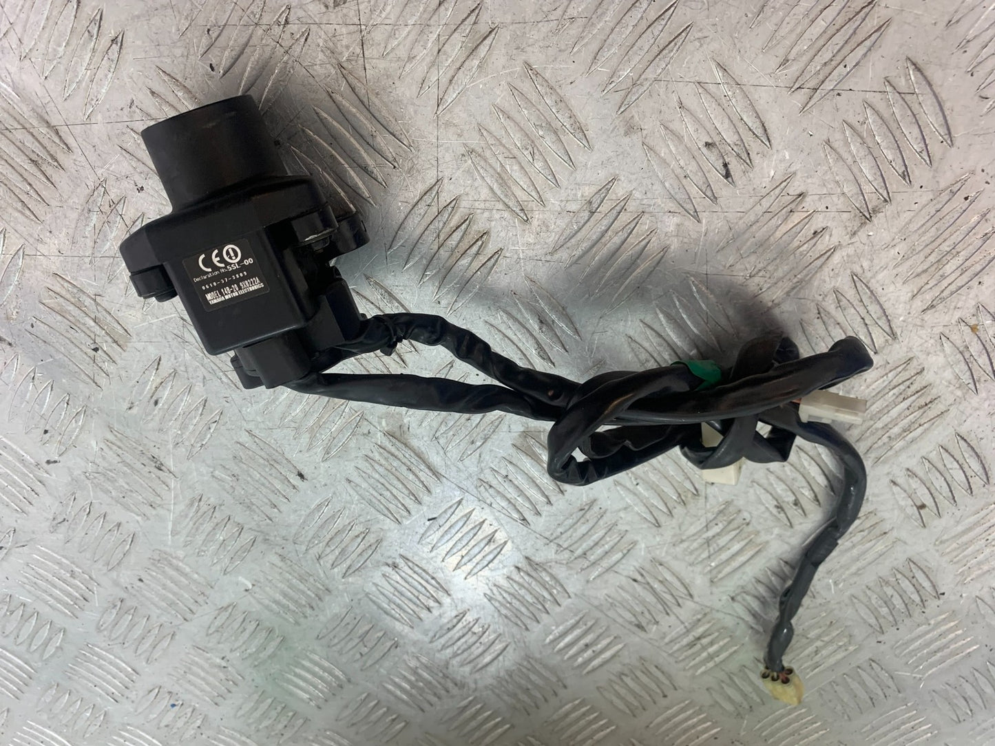 YAMAHA YZF R1 14 B BIG BANG ECU LOCKS KEYS    2009-11 (CMB1175)