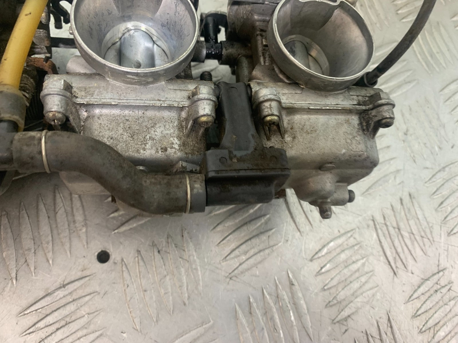 SUZUKI GSX750 INAZUMA CARBS YEAR 1998-2003 (CMB1308)
