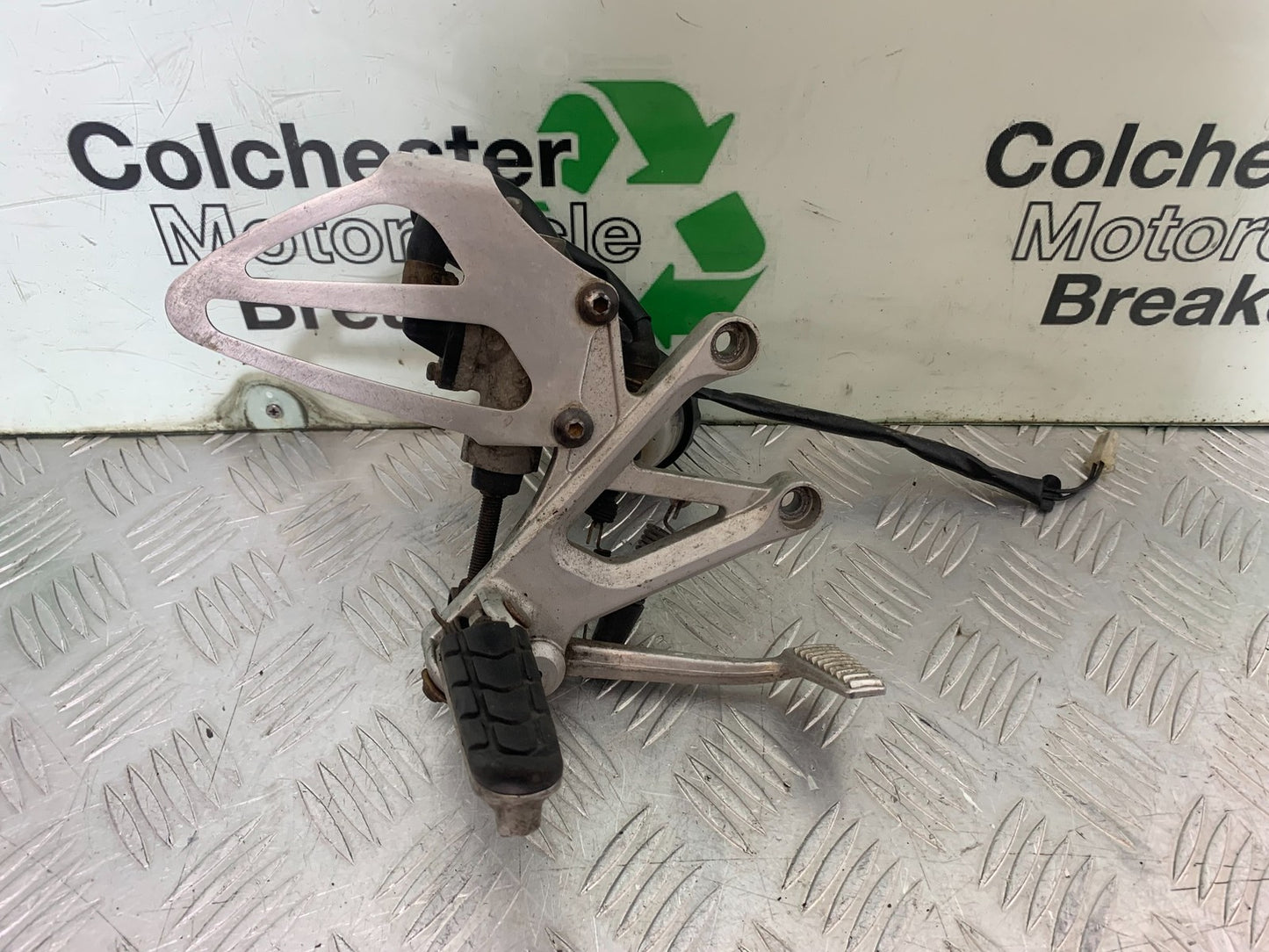 HONDA CBR600 CBR 600 FX FY FRONT RIGHT HANGER   YEAR 1999-2000 (CMB1287)