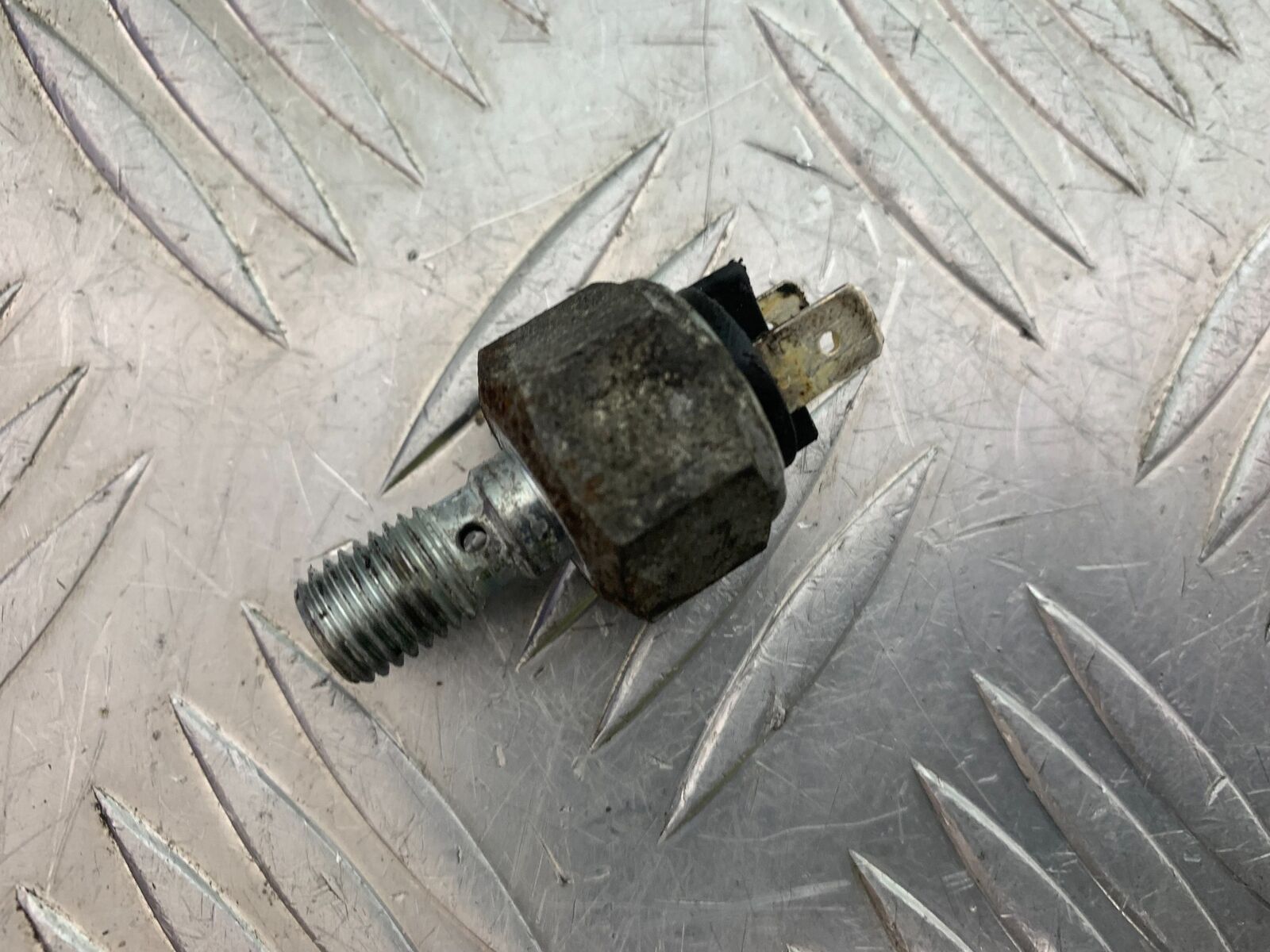 TRIUMPH THUNDERBIRD 1600 REAR BRAKE LIGHT SWITCH   YEAR 2011 (CMB1107)