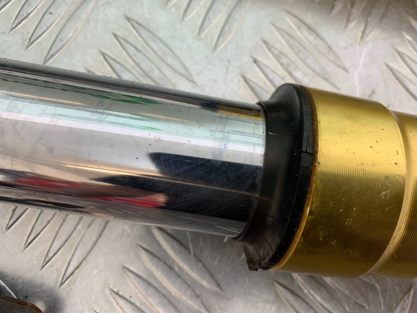 TRIUMPH TIGER 800 XC FORKS  YEAR 2011-2014 (CMB1022)
