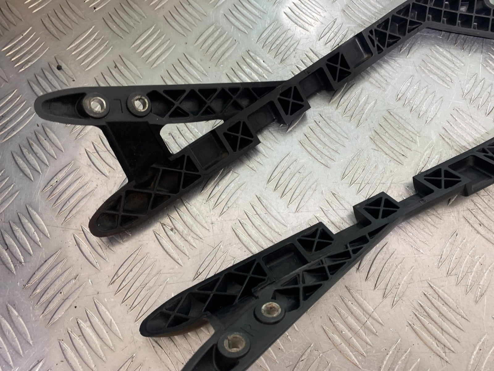 TRIUMPH 1050 SPRINT ST PANNIER RAILS  2003-2011 (CMB1285)