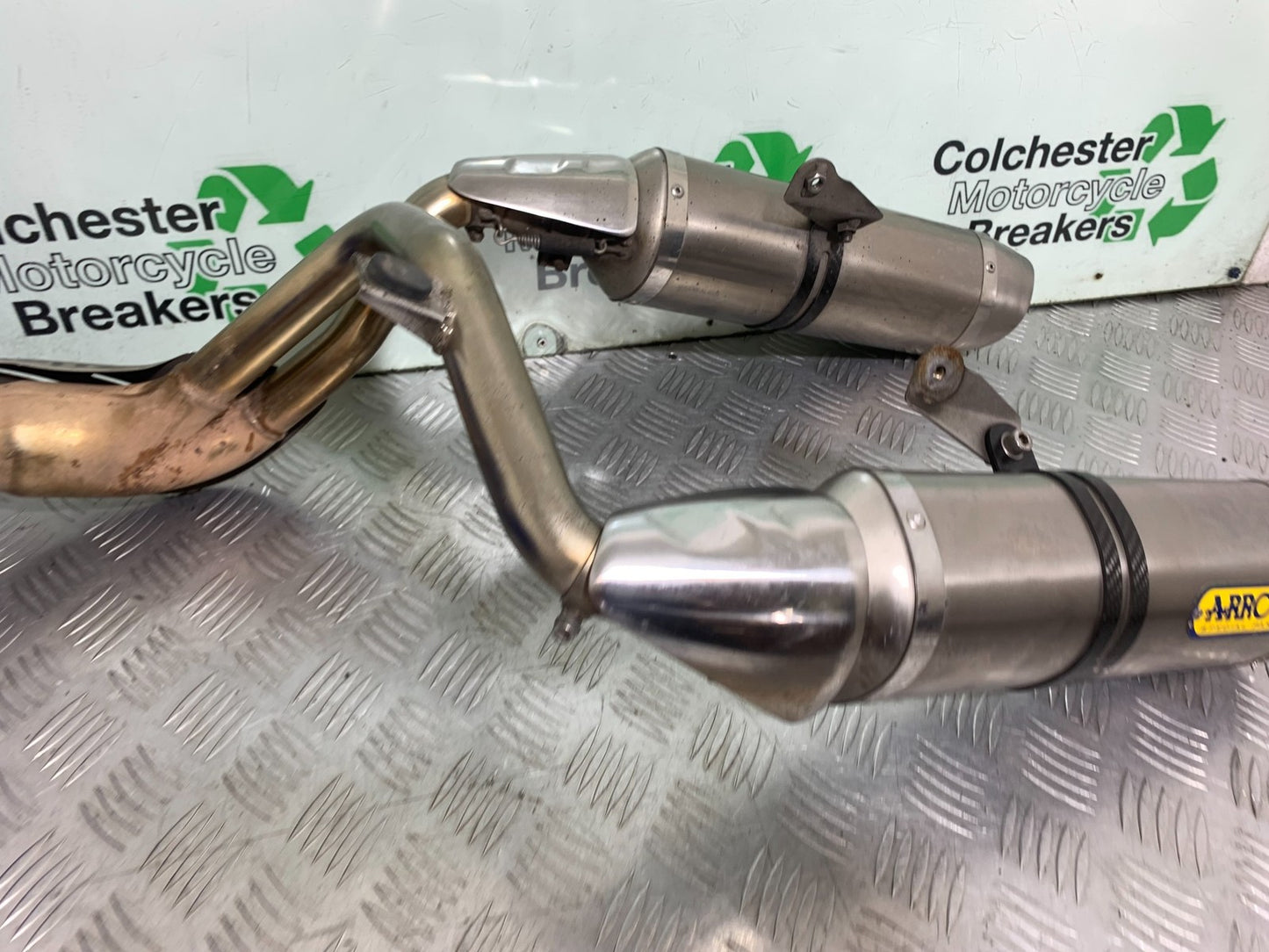 TRIUMPH SPEED TRIPLE R 1050 ARROW SILENCERS AND LINK PIPE 2009 (CMB1183)