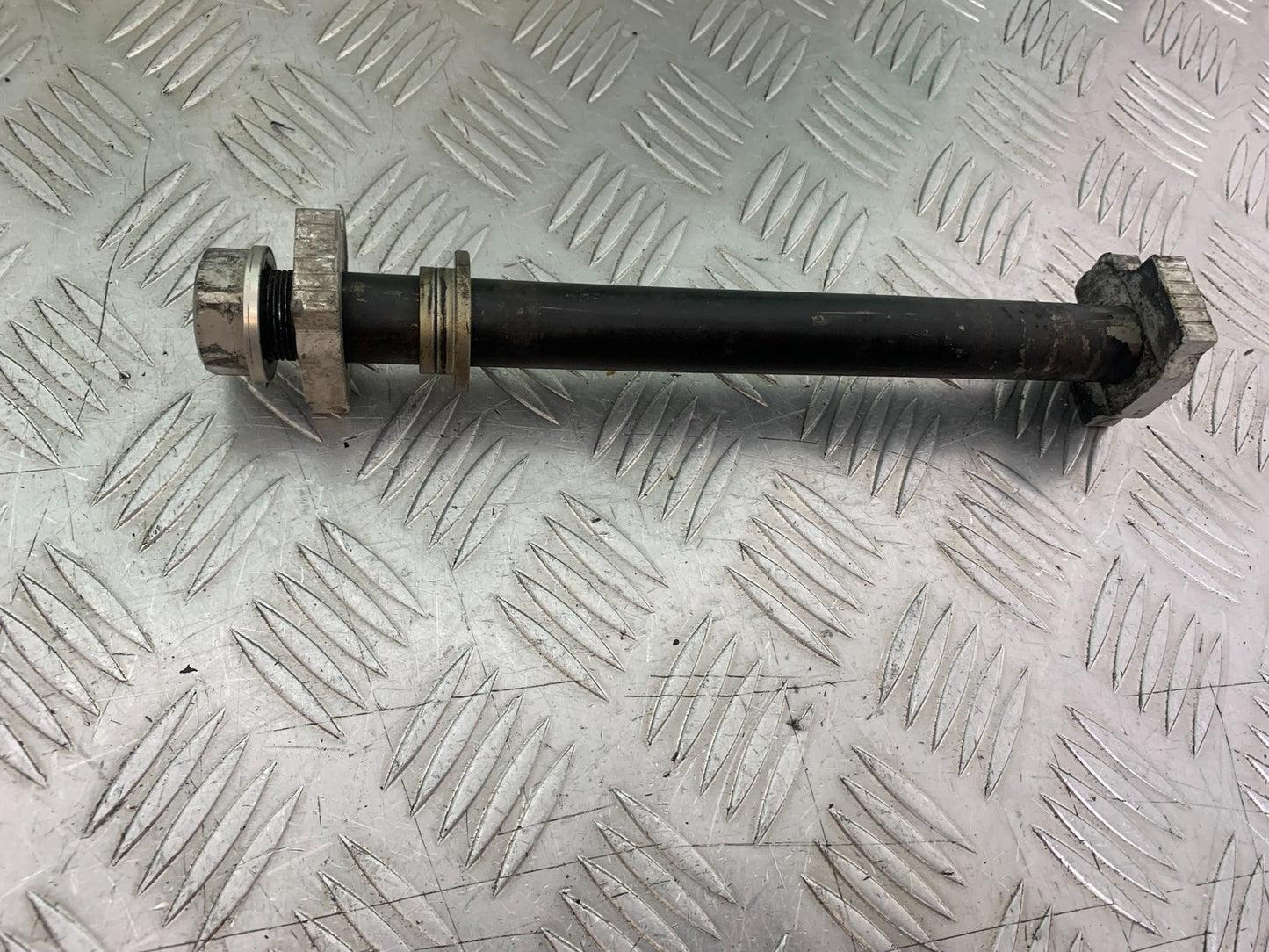 KTM 990 SUPER DUKE REAR WHEEL SPINDLE  YEAR 2007-2011  (CMB1207)