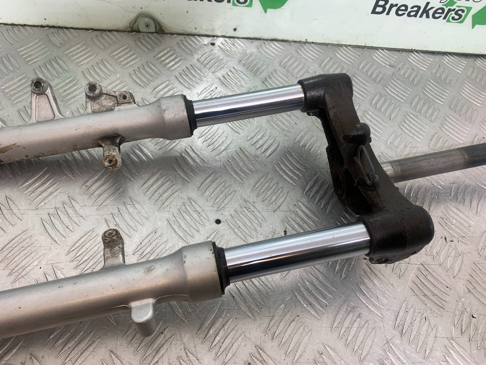 SUZUKI AN 200 UH 200 FORKS AND YOKE  YEAR 2007-2009 (CMB1256)