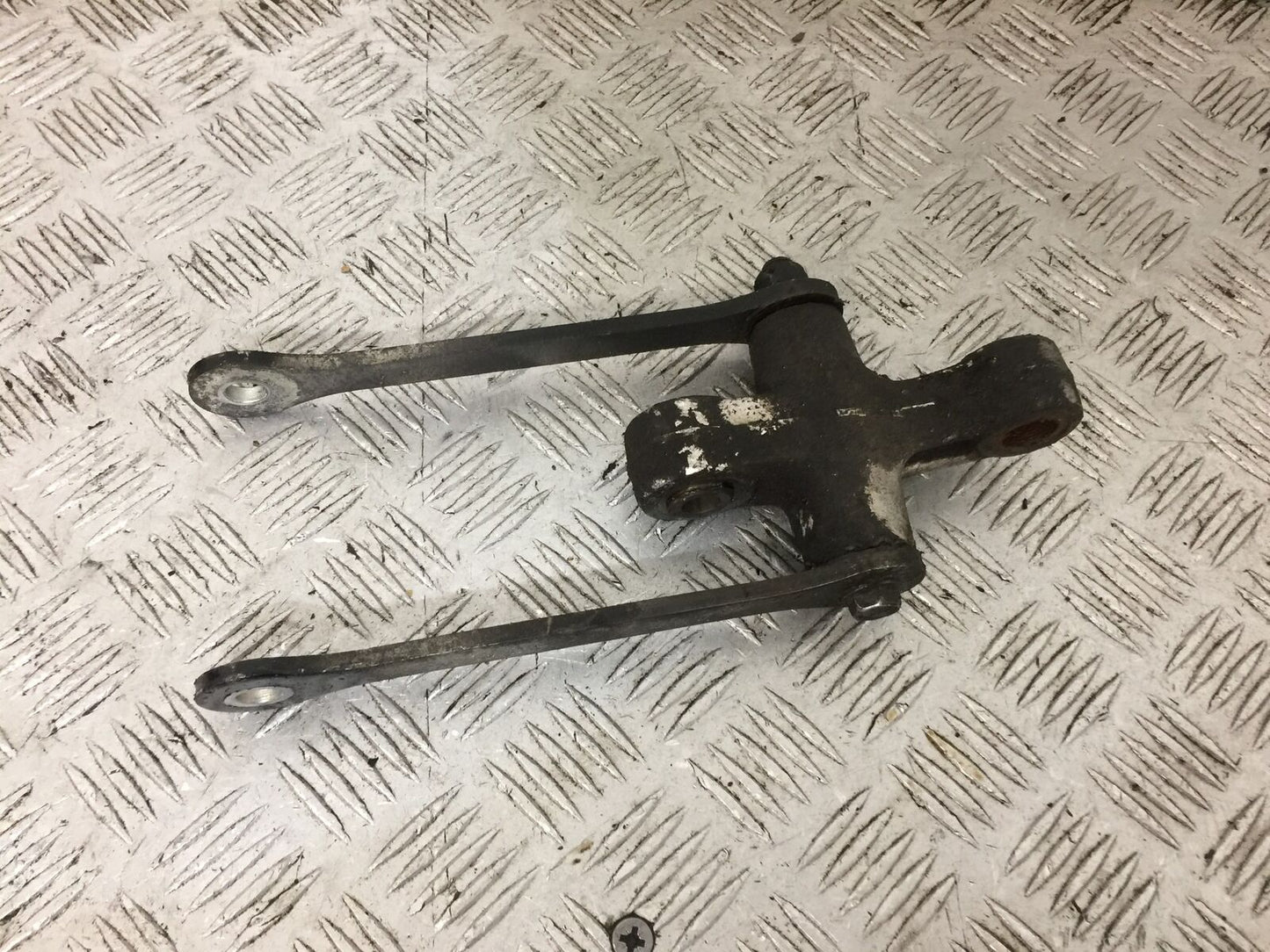 SUZUKI GSF1200 GSF 1200 BANDIT REAR SHOCK LINKAGE  YEAR 2001-2005 (STOCK 902)