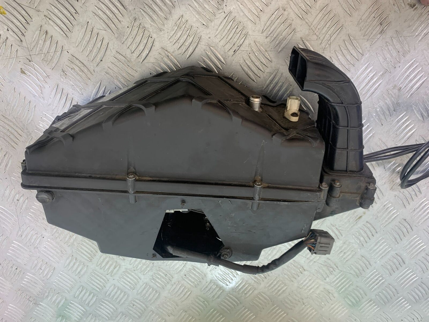 KTM 990 SUPERMOTO T THROTTLE BODIES  YEAR 2010-2011  (CMB1127)