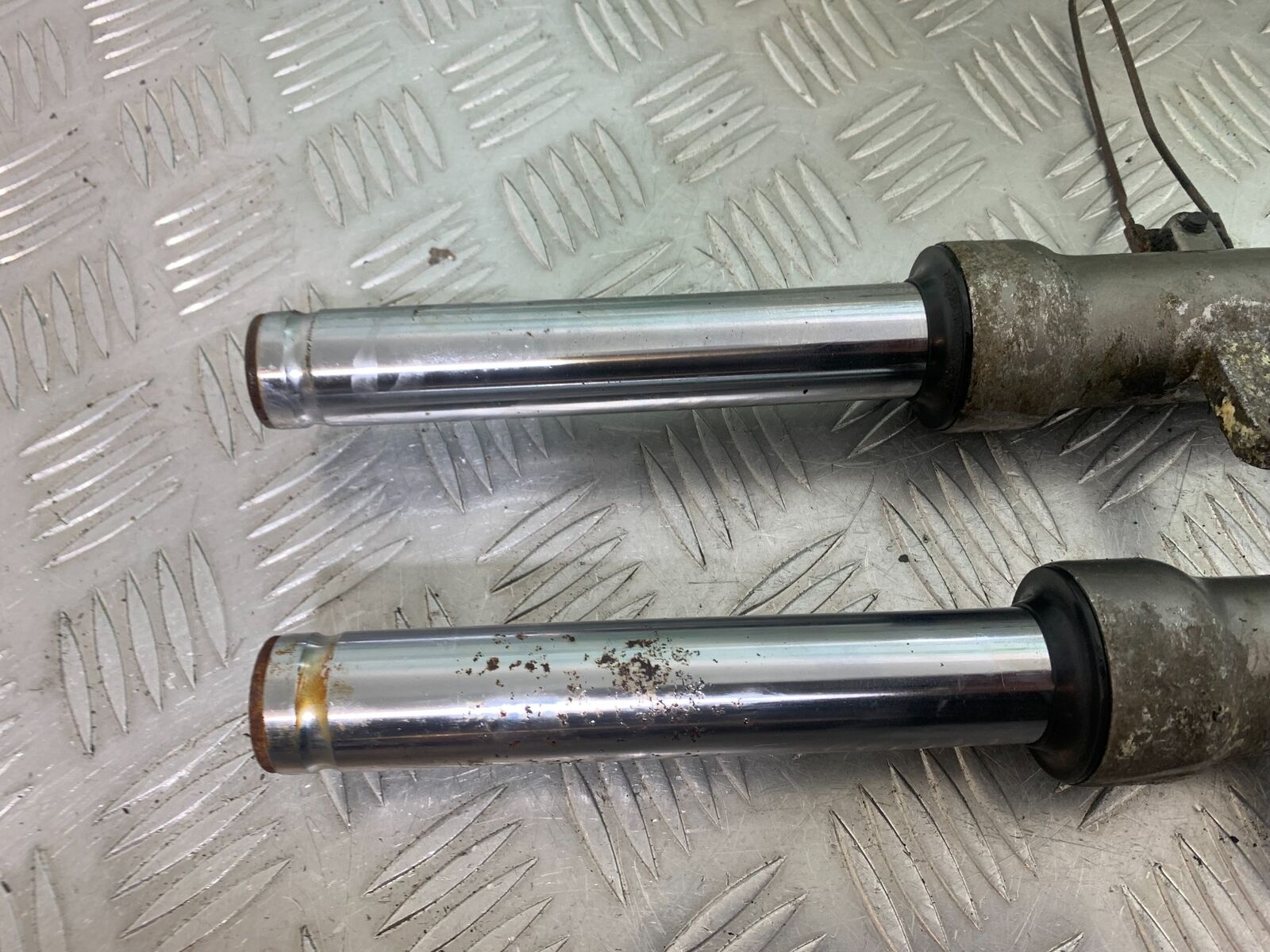 LEXMOTO MATADOR 125 JJ125T-17 FORKS (CMB1115)