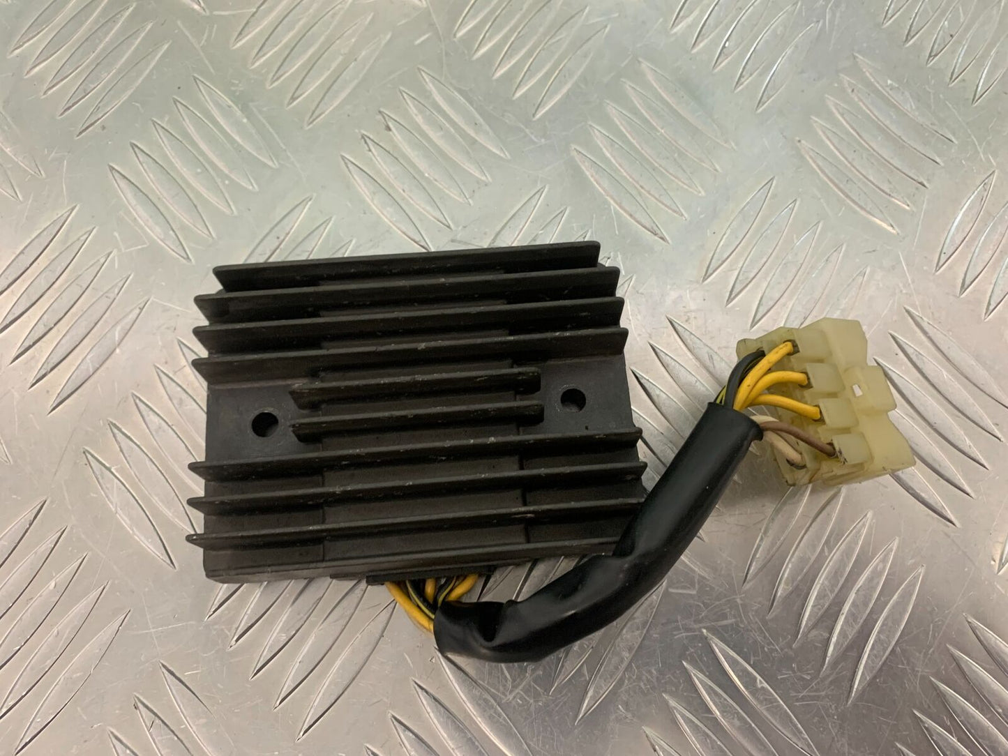 KAWASAKI ZX9R ZX9 C REGULATOR   YEAR 1998-99 (STOCK 957)