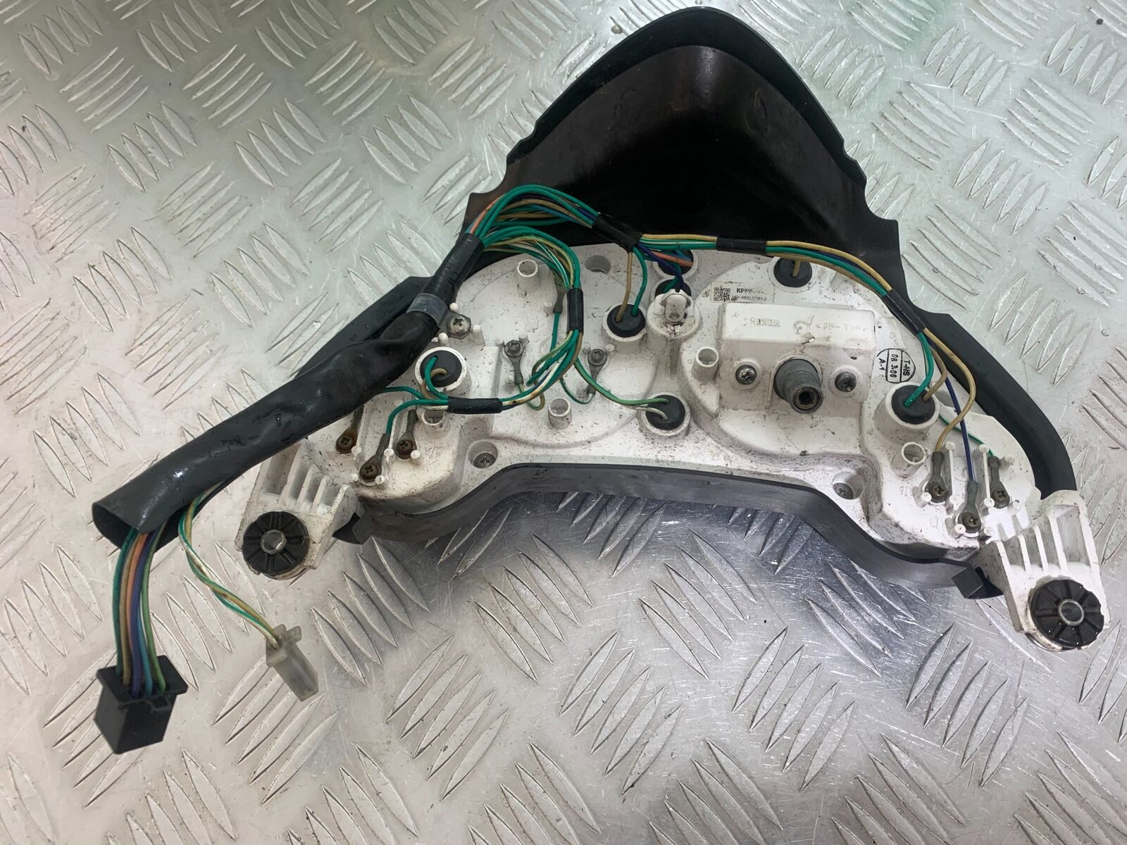 HONDA CBR125 CBR 125 CLOCKS SPEEDO DASH YEAR 2004-06  (CMB1040)