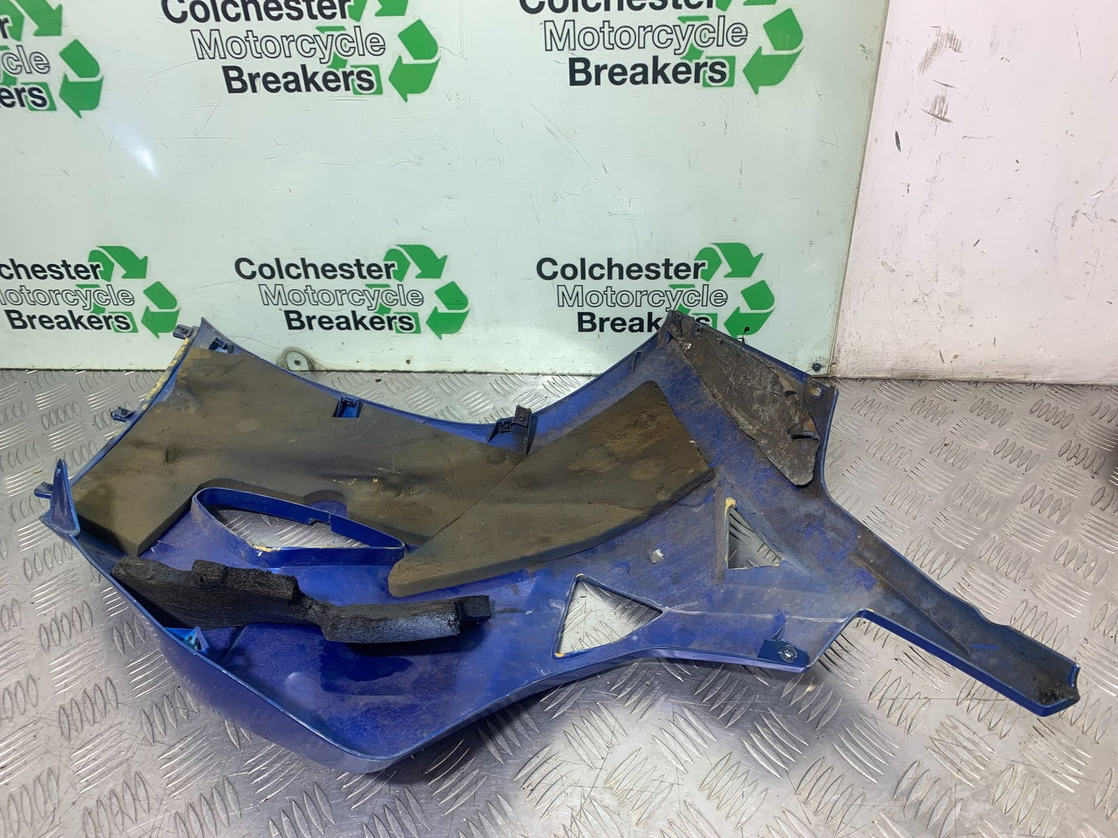 TRIUMPH 1050 SPRINT ST LEFT FAIRING PANEL   YEAR 2004-2007 (CMB1197)