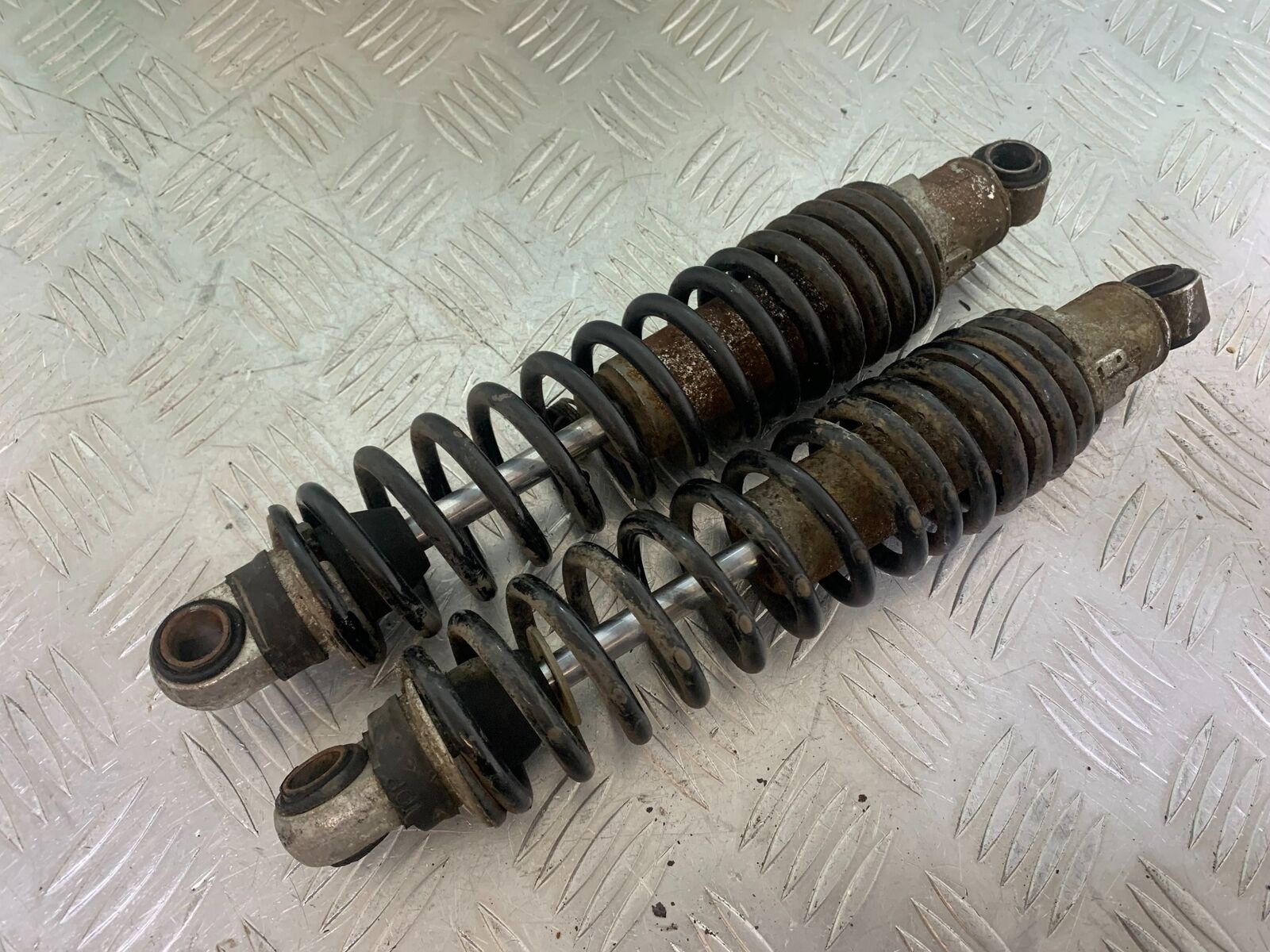 HONDA CX500 CX 500 REAR SHOCKS  YEAR 1980 (CMB1131)