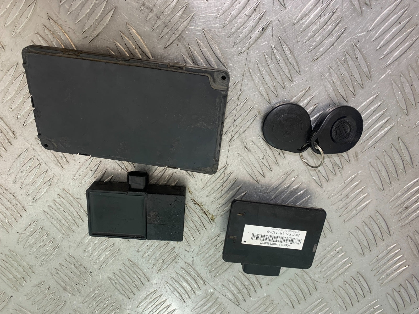 HARLEY DAVIDSON FXS BLACKLINE 1585 IMMOBILISER SET AND FOBS  YEAR 2012 (CMB1147)