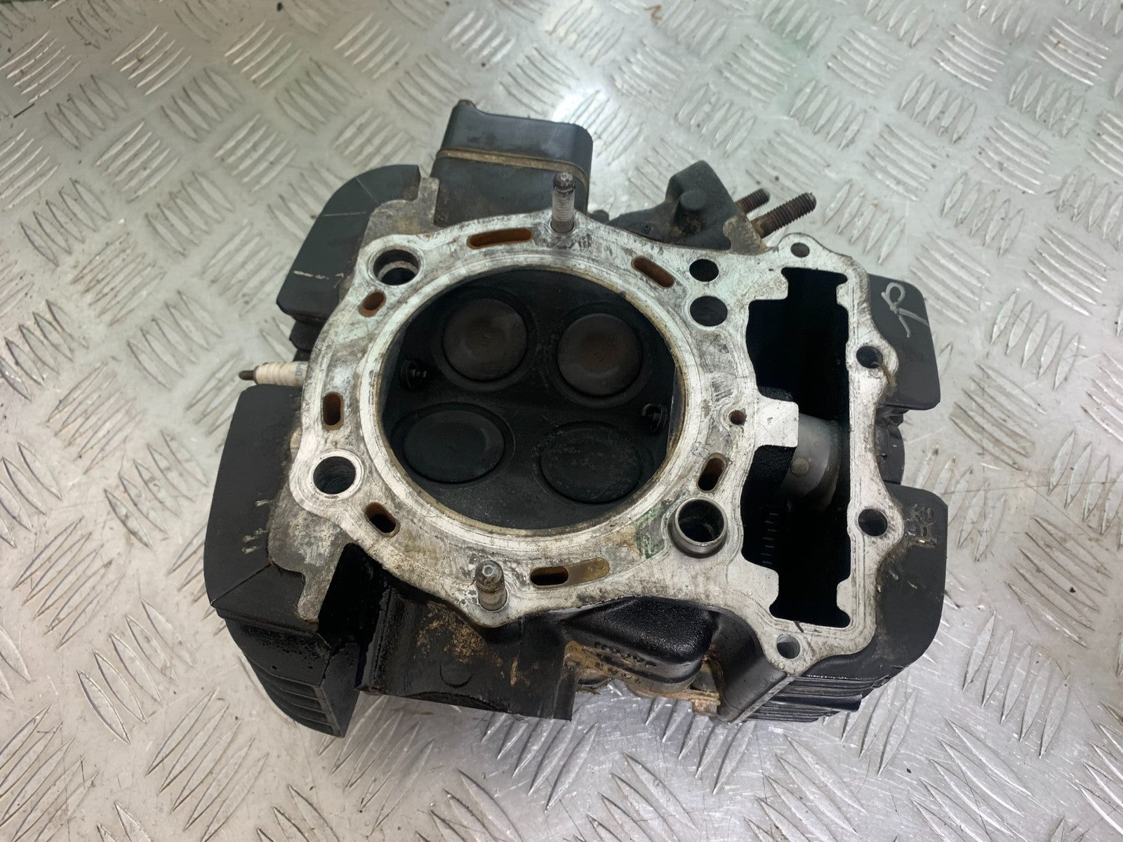 KAWASAKI VN1500 CLASSIC REAR HEAD AND CAM    YEAR 1999 -2006 (CMB1166)
